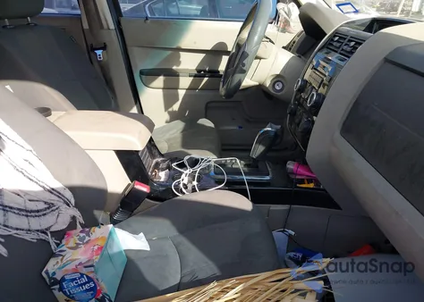 2008 Mazda Tribute I Sport из США, поврежденный, VIN 4F2CZ02Z98KM19110